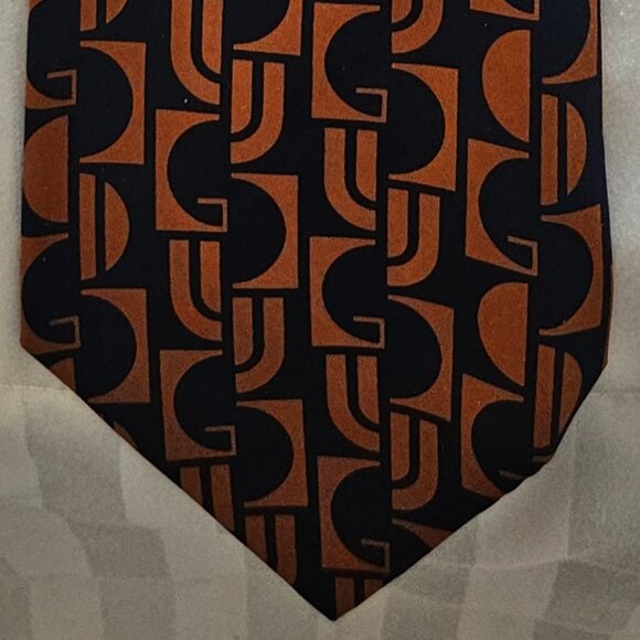 Gucci Men's Orange & Navy Blue Tie 100% Silk Pattern Made in Italy (New) - Picture 3 of 7